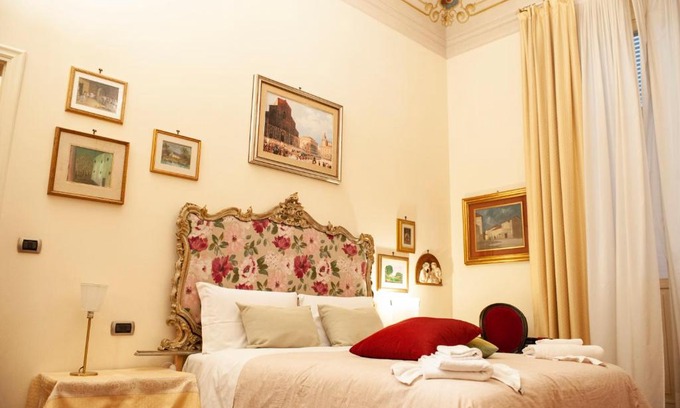 Historic Center Bed & Breakfast | Discover Gran Suite Piazza Maggiore: Family-Friendly Escape