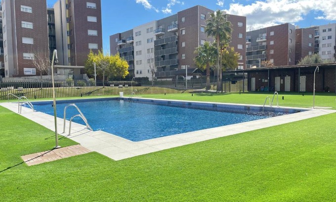 Alhendin Apartment | Top-Rated Granada Bed&Suite with Pool & Hot Tub Access