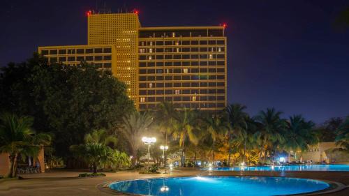 Bamako Hotel | Elegant GRANADA l'Amitié with Pool and Hot Tub Access