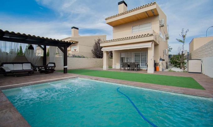 Otura Villa | Relax at Granada-otura: Golf Villa with Ocean Views