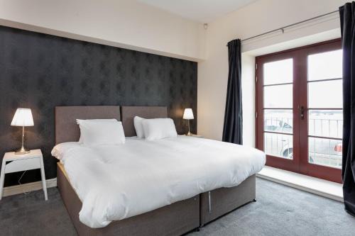 Ayr Apartment | Experience Comfort at Granary Suite No3 - Donnini Apartments