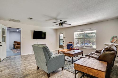 Granbury House | Vibrant Granbury Cottage Steps from Lake and Dock Access