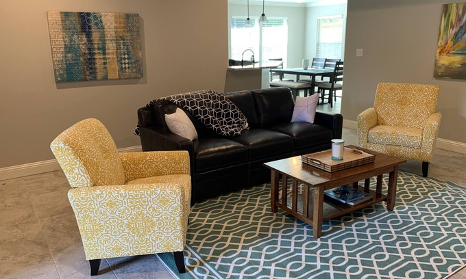 Granbury House | Granbury Get-Away with a Modern Touch