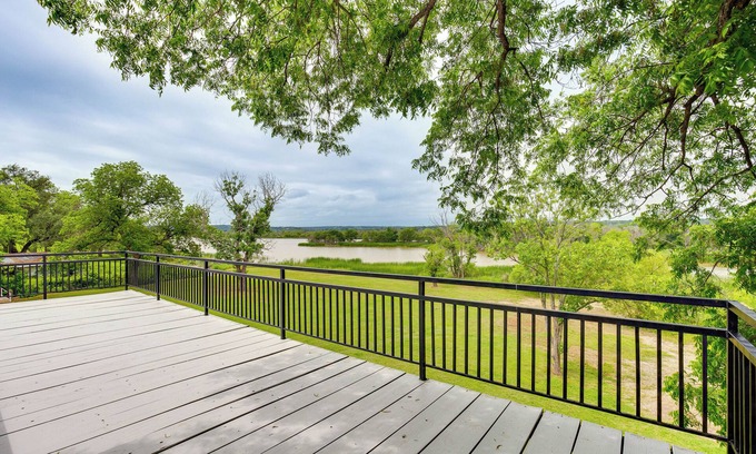 Dennis House | Scenic Granbury Home with Lake Views & Pet-Friendly Amenities