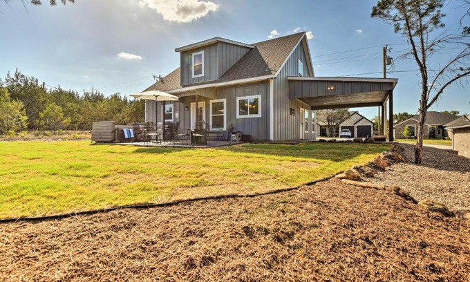 Granbury House | Relaxing Granbury Home with Hot Tub & Pool Access