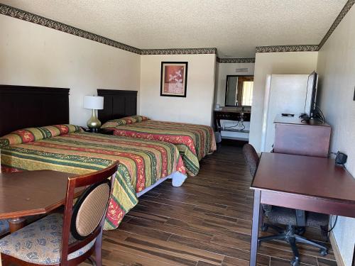Granbury Hotel | Budget-Friendly Granbury Inn with Family and Pet Amenities