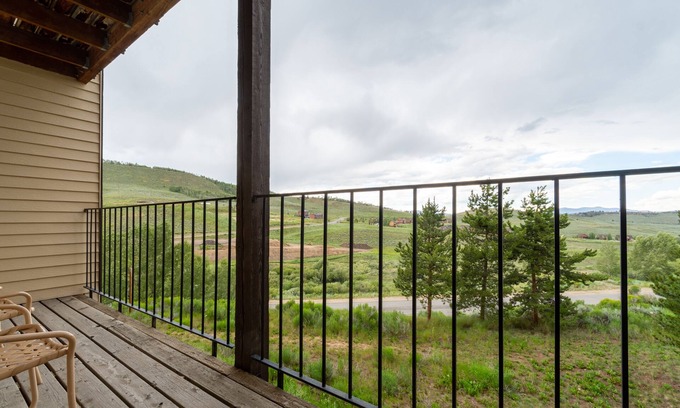 Silvercreek Condo | Granby Condo with Private Hot Tub & Family-Friendly Amenities