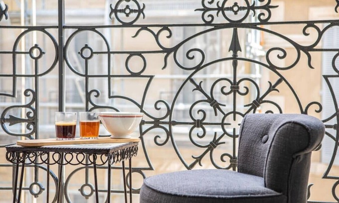 1st Arrondissement Apartment | Spacious 2-Bedroom with Balcony at Parc Longchamp