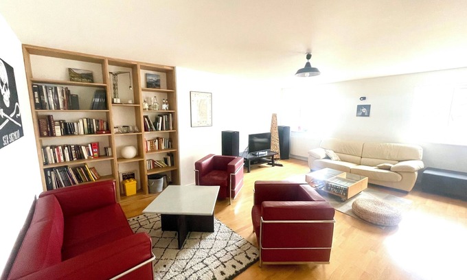 Besancon Apartment | Discover Grand 2 Chambres Battant: Family and Pet Friendly