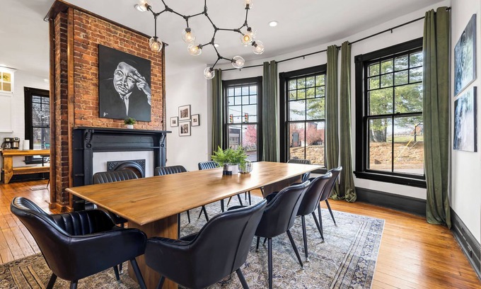 Central Business District House | Historic Downtown Lynchburg Home with Spa & Family-Friendly Amenities