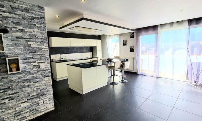 Quartier Villeneuve - Village-Olympique Apartment | Stunning Vercors Apartment with Breathtaking Views & Free Wifi