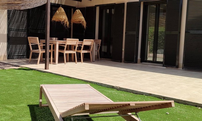 Churra Apartment | Cozy Ground Floor Apartment with Golf View and Garden