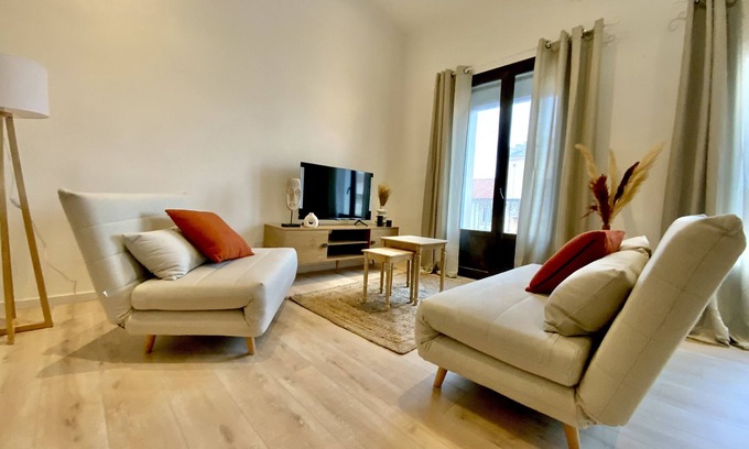 Bas-Vernet Apartment | Premier Grand Appartement with Pet and Child-Friendly Amenities