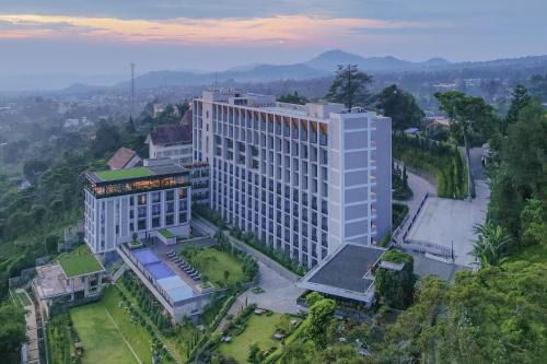 Cipanas Hotel | Experience Grand ASTON Puncak Hotel & Resort: 5-Star Retreat