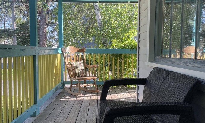 Old Orchard Beach Hotel | Discover Comfort at Grand Beach Inn with Pool and Dining