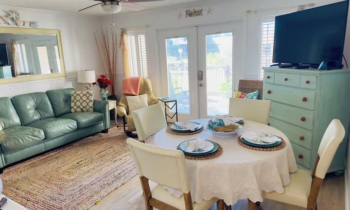 Ono Island Condo | Experience Grand Caribbean 112 West: Beachfront Condo Oasis