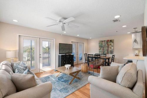Gulf Place House | Beautiful Oceanfront Retreat at Grand Caribbean 201