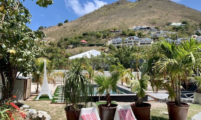 Grand Case Apartment | Oceanfront Grand Case Apartment with Pool and Breakfast