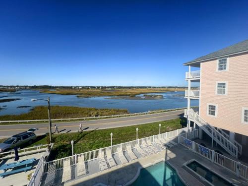 North Myrtle Beach House | Delightful Grand Cayman Villa A2 with Pool and Hot Tub