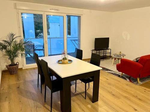 Illkirch-Graffenstaden Apartment | Family-Friendly Grand F4 Near Strasbourg Awaits Your Stay