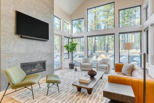 Sunriver House | Relaxing Escape at Grand Fir: Hot Tub & Firepit Retreat