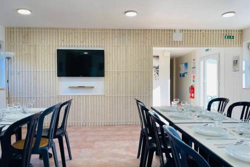Azay-sur-Cher House | Idyllic Gîte Nestled in Lush Greenery by the Cher River