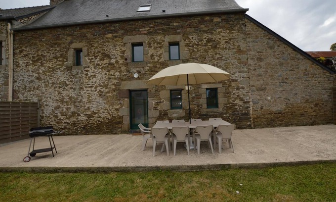 Epiniac House | Cozy Countryside Retreat near Mont Saint-Michel