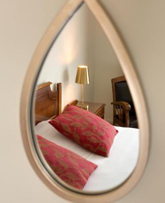 Solesmes Hotel | Pet-Friendly Grand Hôtel de Solesmes with Hot Tub Access