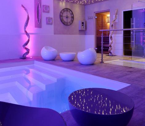 Fouras Hotel | Relax at Grand Hôtel des Bains SPA with Oceanfront Views