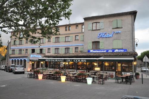 Sisteron Hotel | Experience Comfort at Grand Hôtel du Cours with Great Amenities