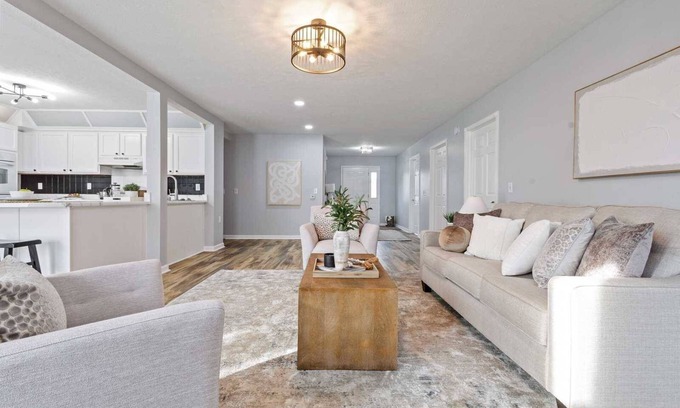 West Newton House | Discover Grand Horizons Oasis - Pet Friendly & Family Ready