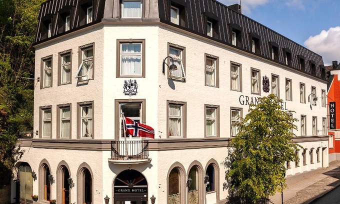 Arendal Hotel | Grand Hotel Arendal: Oceanfront Retreat with Spa & Breakfast