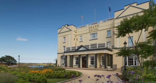 Malahide Hotel | Discover Grand Hotel: 4-Star Stay with Private Pool & Dining