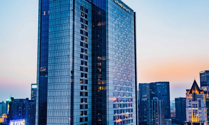 Jinjiang Hotel | Elegant Grand Hyatt Chengdu: 4-Star Oasis with Pool & Spa