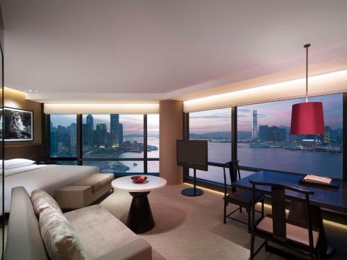 Wan Chai Hotel | Elegant Grand Hyatt Hong Kong with Oceanfront Views