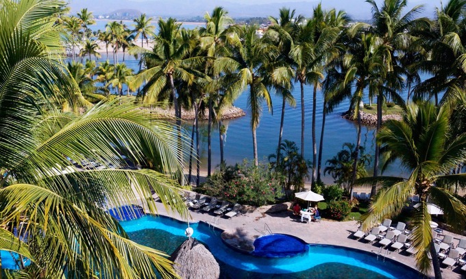 Isla Navidad Resort | Relaxing Grand Isla Navidad Golf & Spa Resort with Marina