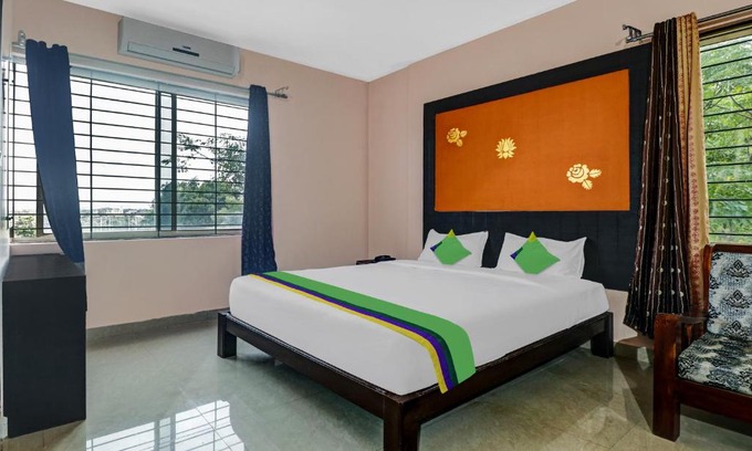 Gundlupet Hotel | Convenient Stay at GRAND JP INN Near Gundlupet Bus Stand