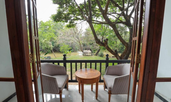 Dambulla Hotel | Discover Grand Kalundawa: Dambulla's Hidden Gem with Pool