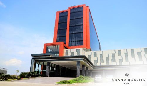 Purwokerto Hotel | Discover Grand Karlita Hotel Purwokerto with Pool & Breakfast