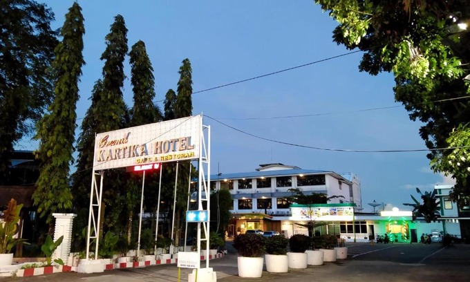 Pontianak Hotel | Budget-Friendly Stay at Grand Kartika Hotel with Breakfast