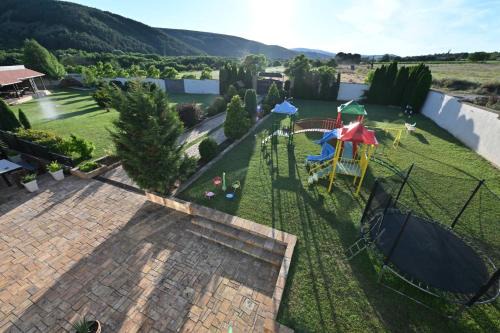 Staro Nagorichane Hotel | Budget-Friendly Grand Kokino: Child-Friendly Retreat