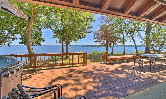 Afton House | Unforgettable Monkey Island Getaway with Fire Pit & Spa