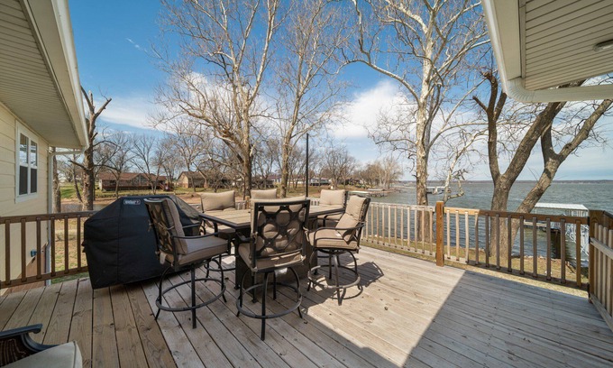 Grove House | Experience Grand Lake Waterfront Living Near Boat Launch