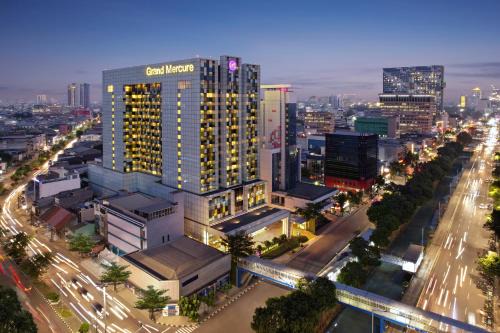 Gambir Hotel | Elegant Grand Mercure Jakarta Harmoni with Ocean View & Spa