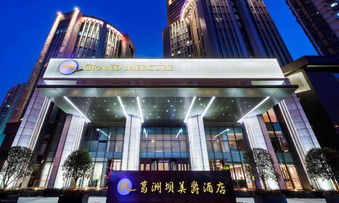 Qiao Kou Hotel | Elegant Grand Mercure Wuhan Qiaokou with Private Pool & Breakfast