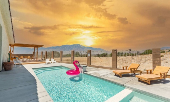 Desert Hot Springs House | Grand Mountain Villa: Relaxing Pool, Spa & Scenic Views