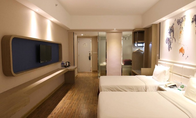 Xiangzhou District Hotel | Comfortable Stay at Grand Nest Hotel Zhuhai with Breakfast