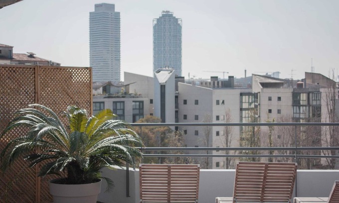La Vila Olimpica del Poblenou Apartment | Discover Grand Oasis 101 Summa: Family & Pet-Friendly Stay