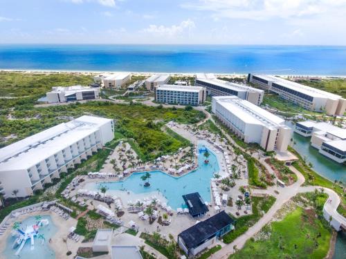 Costa Mujeres Resort | Explore Grand Palladium Costa Mujeres Resort & Spa Getaway