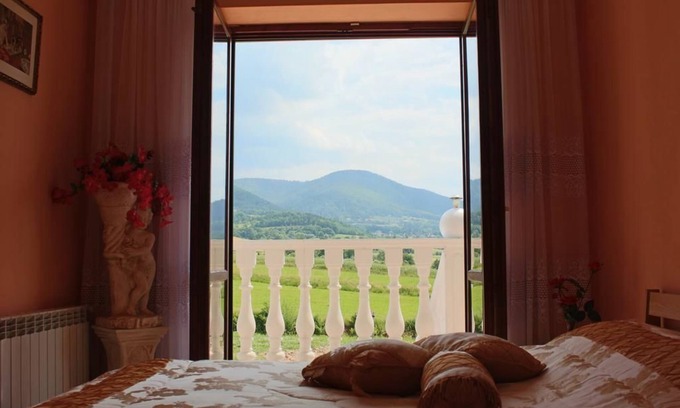 Glichow Bed & Breakfast | Discover Grand Panorama: Family-Friendly with Pool & Dining